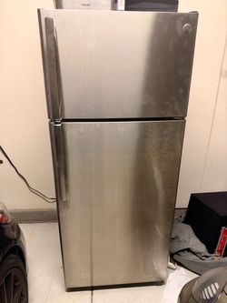 GE Stainless Steel Top-Freezer Refrigerator