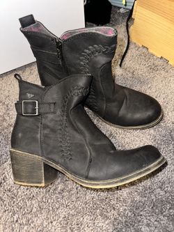 Roxy Booties Size 8