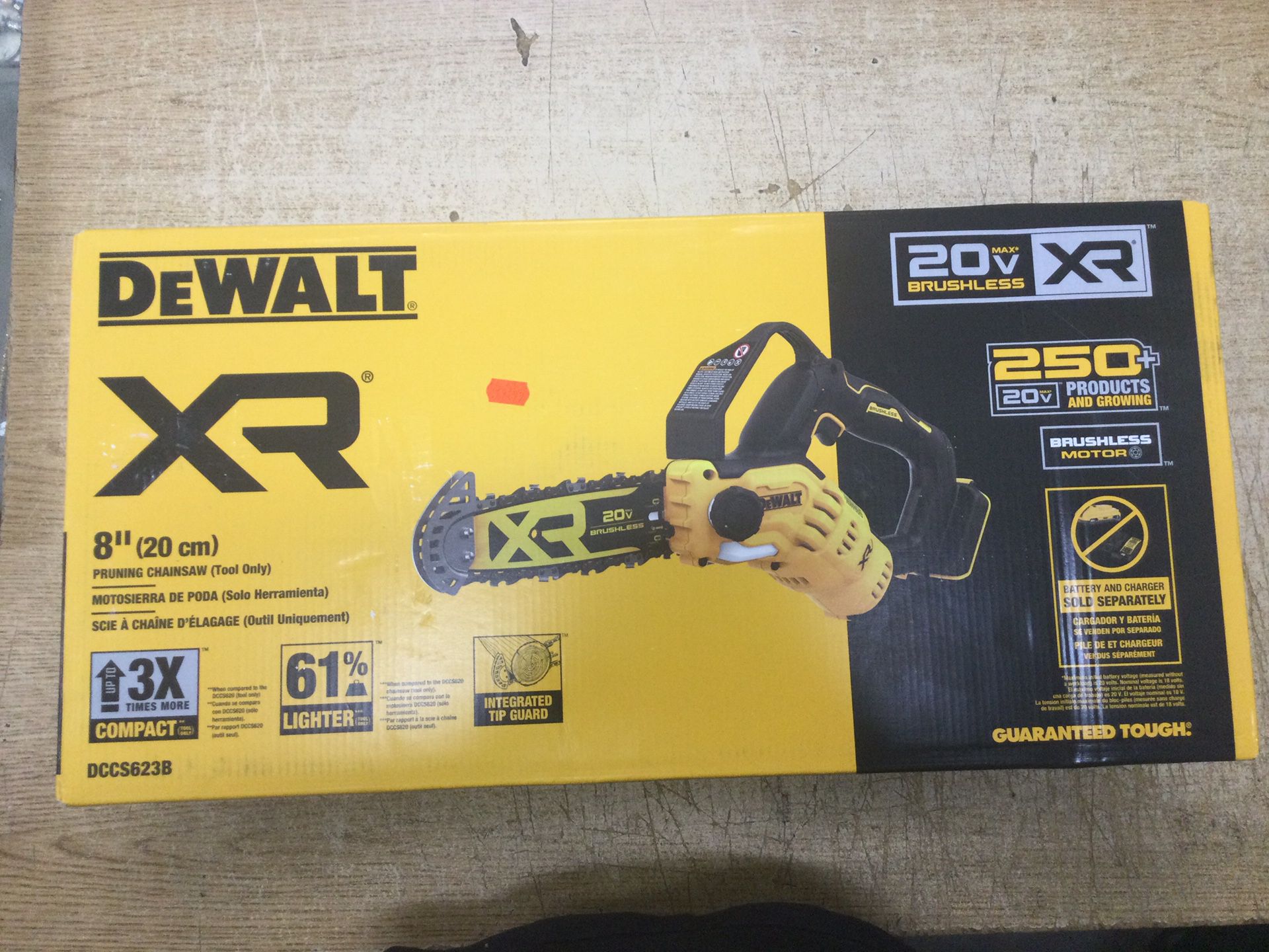 Dewalt 20V Max 8Inch Pruning Saw Brushless Cordless Kit