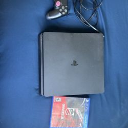 PS4 Slim 