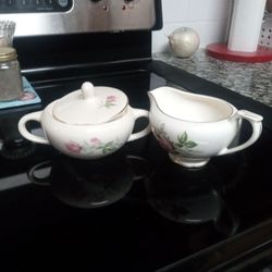 Vintage Hàñd-painted Rose Sugar Bowl And Creamer