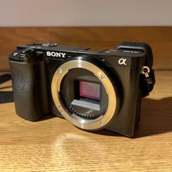 Sony a6100 mirrorless aps-c Camera Body