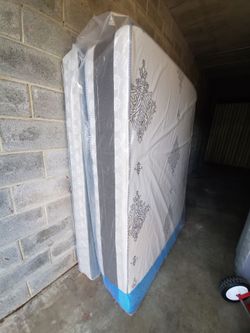 Full Size Double Sided Pillowtop Mattress +Box Spring