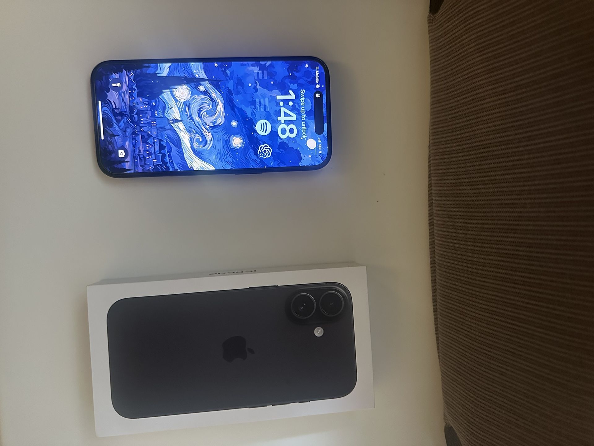 iPhone 16, 128 Gb Like New With TikTok Libre De Fábrica