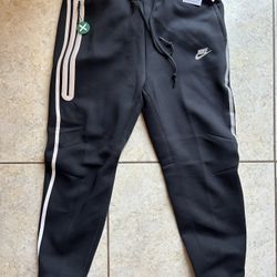 Nike tech fleece Reflective Bottom