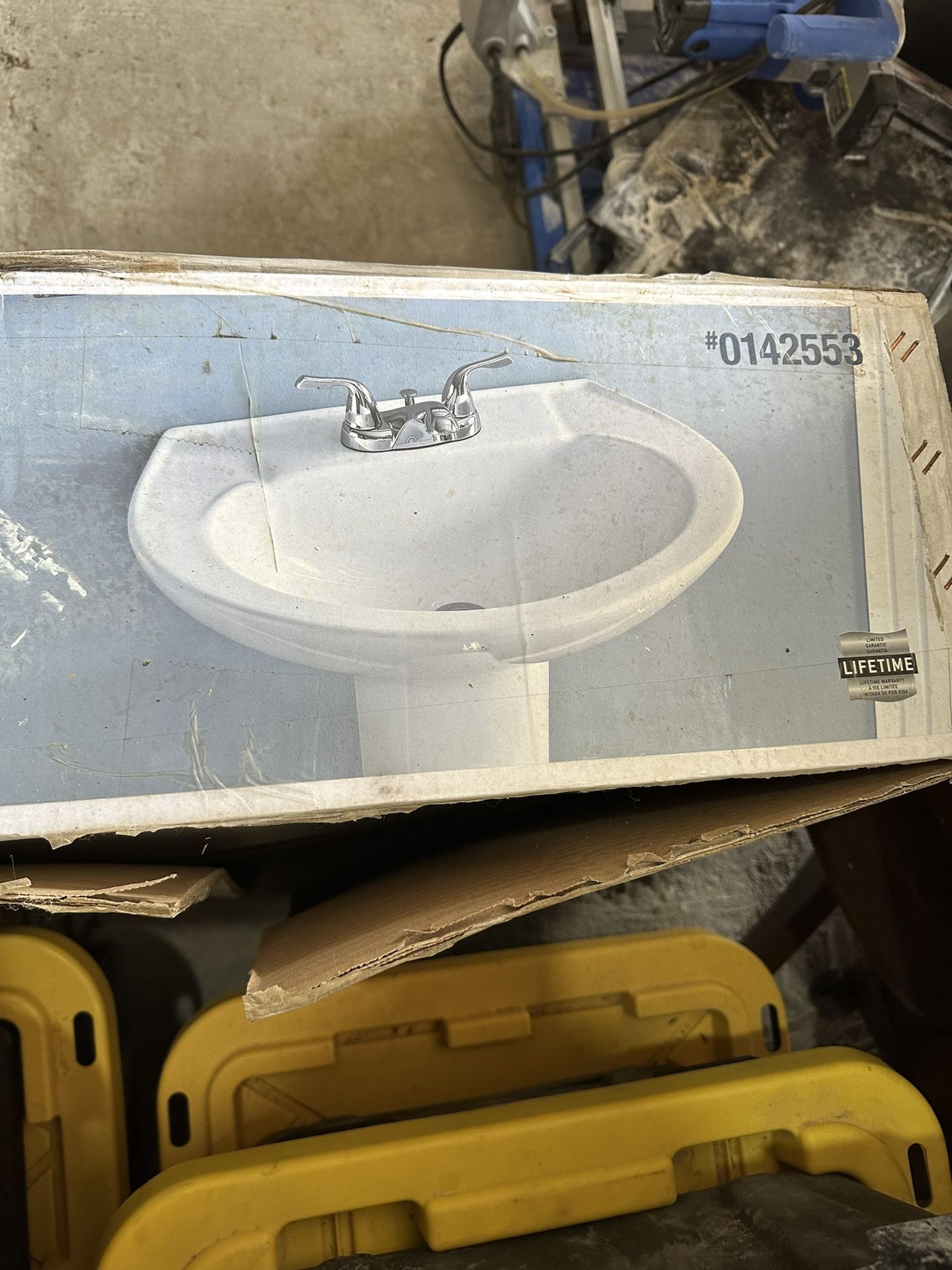 Brand New AquaSource Pedestal Sink In The Box for Sale in Cashmere, WA