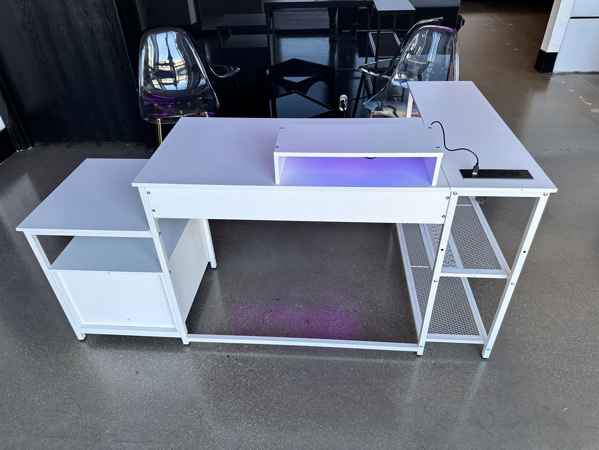 L Shaped Desk With Power Outlet