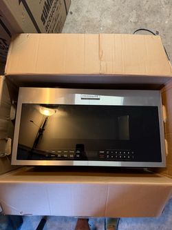 Frigidaire - Gallery 1.9 Cu. Ft. Over-The-Range Microwave with Sensor Cooking - Black
