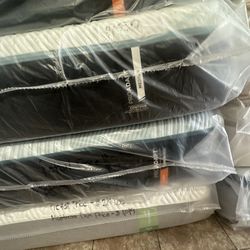 King Queen Size Tempurpedic ProAdapt,  ProBreeze,  LuxeBreeze Mattress  Pro Breeze /Luxe Adapt /Pro Adapt /Adapt /cloud /Tempur pedic contour Supreme 