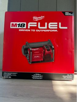 Milwaukee M18 FUEL 18-Volt Lithium-Ion Brushless Cordless 2 Gal. Electric Compact Quiet Compressor