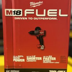 Milwaukee M18 Hammer drill  