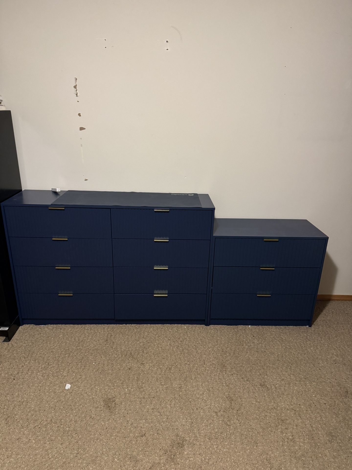 Dresser set - 11 Drawers 