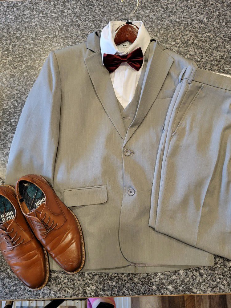 Grey Suit & Shoes