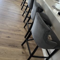 Chairs $10 Each Set Of 5