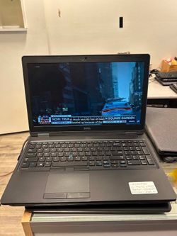Dell latitude 5580 laptop computer I7-7820. @ 2.90GHZ 8GB RAM- 256GB SSD Win 11 pro. Nothing wrong with No trades. Pick up only