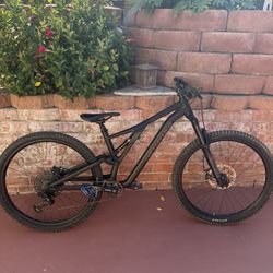 Specialized Stump jumper - Full Suspension - 2024
