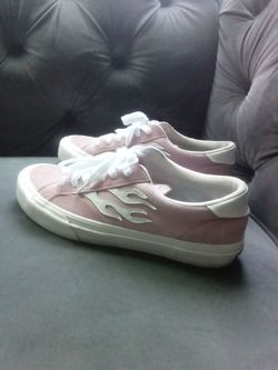 Straye shoes