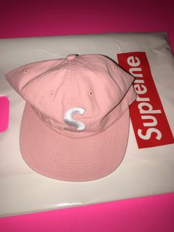 NEW SUPREME LOGO 6 PANEL CAP PINK OS CHAMBRAY HAT