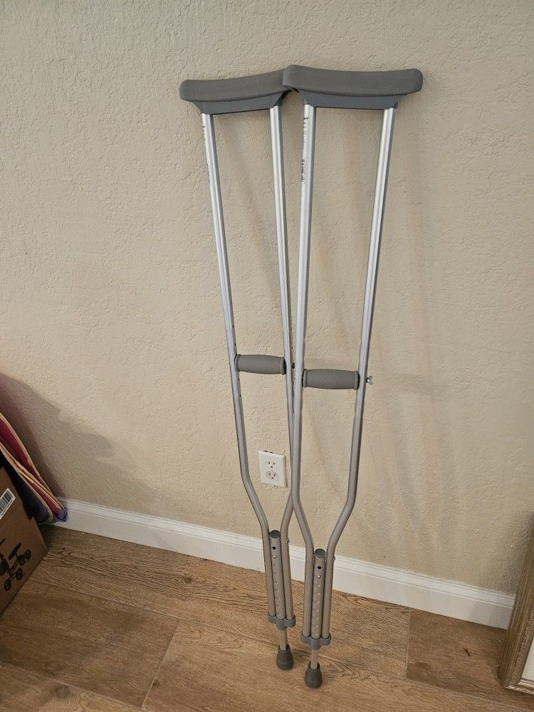 Crutches 
