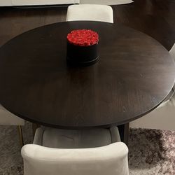 Round Table & 4 Chairs (set) 