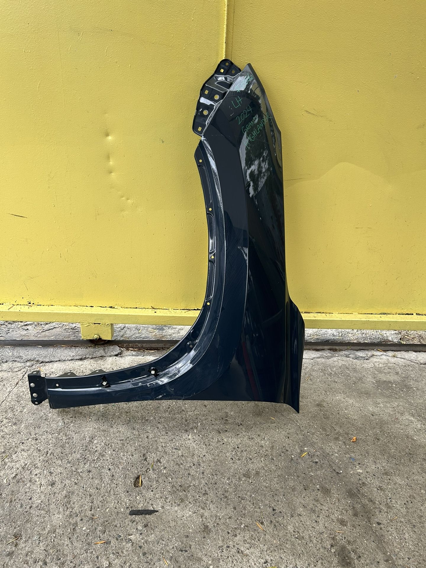 2024 TOYOTA GRAND HIGHLANDER LH FENDER OEM