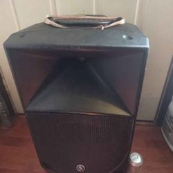 Pair Of Mackie Thump 15s Read Full Description Will Separate