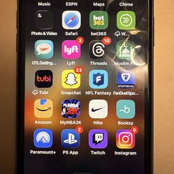 iPhone 11 128gb back cracked