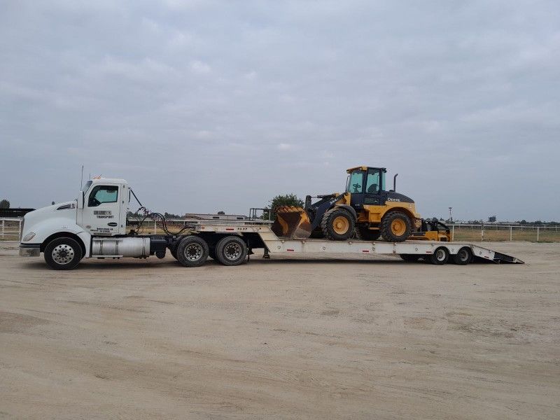John Deere - Loader - Bobcat - Tractor - Forklift - Reachlift
