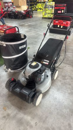 Murray self propelled mower with bag