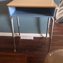 Single Desk