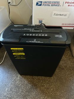 Amazon Basics 8 sheet paper shredder