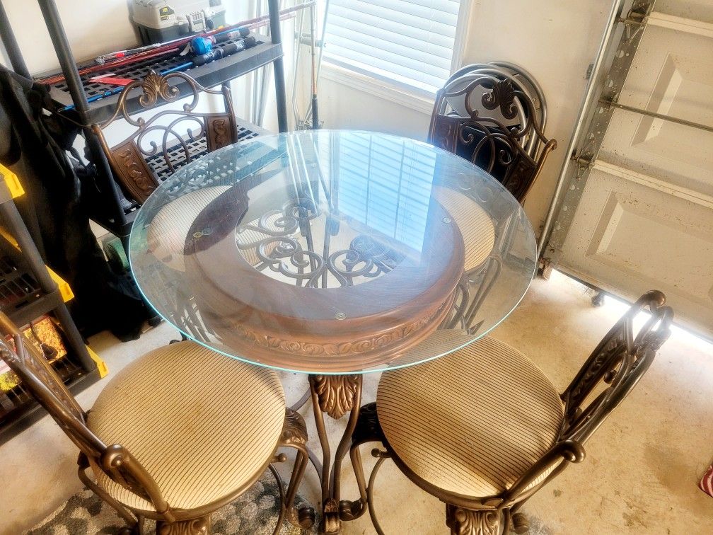 Round Top Table