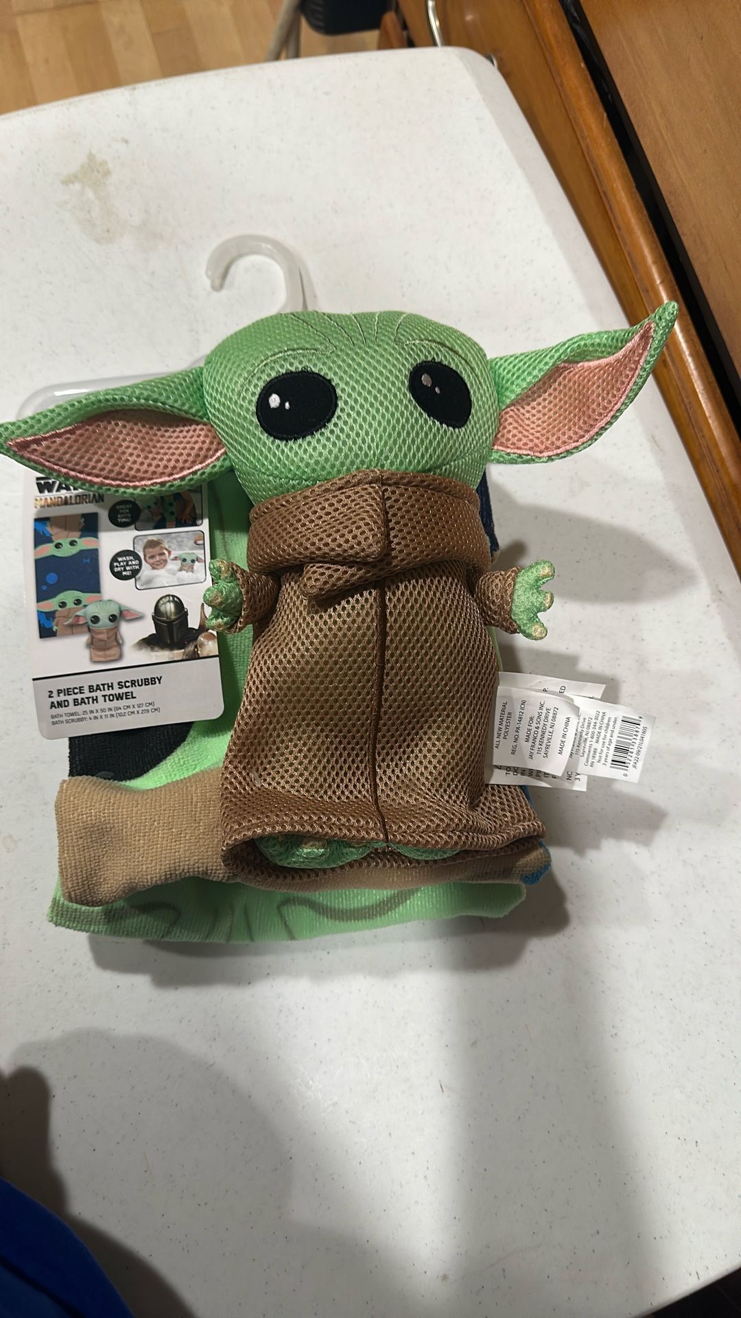 Star Wars Mandalorian Towel And Bad Toy