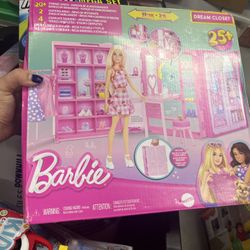 BRAND NEW - Barbie Dream Closet Toy Playset with 25+ Pieces