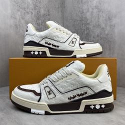 Louis Vuitton Men’s Sneaker With Box New
