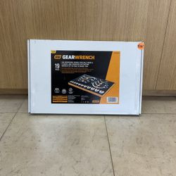 GEARWRENCH 19 PIECE SPECIALTY RATCHETING SAW WRENCH SET IN FOAM STORAGE TRAY