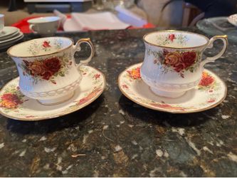 Queen's Stratford Bone China Tea Cup & Saucer Set Roses Floral Pattern