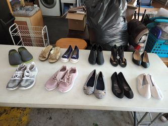 Shoes Size Ranging From 8, 8.5 To 9 Womens