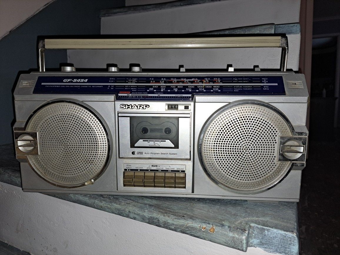 Sharp GF-5454 Boombox