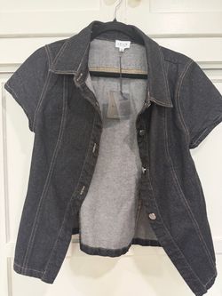 NWT Le Lis Collection Dark Wash Denim Top