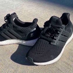 ULTRA BOOST WOMEN SIZE 8