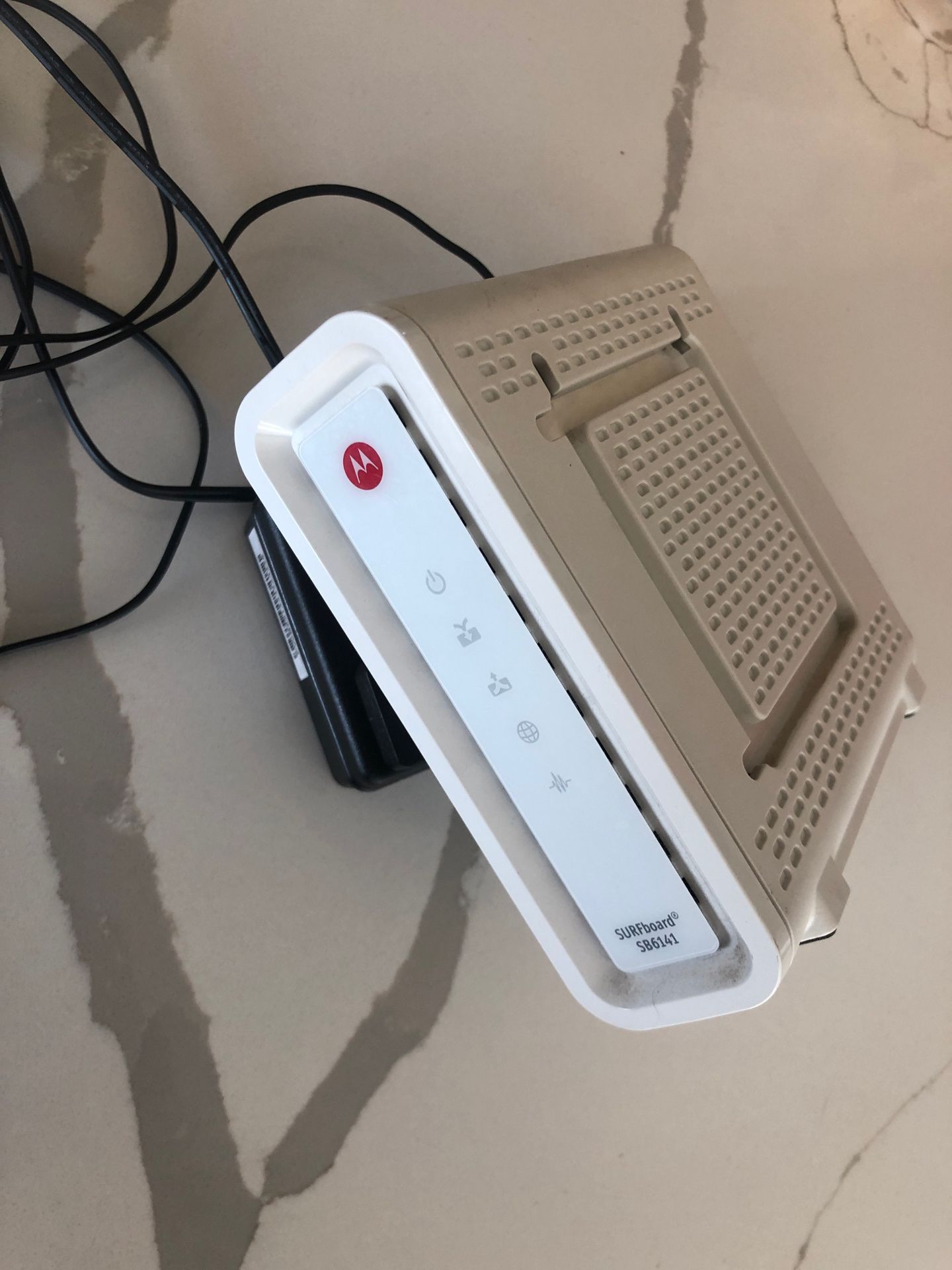 Motorola Surfboard SB6141 cable modem