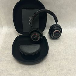 Mark Livingston number 5909 headphones with soft case chords excellent sound