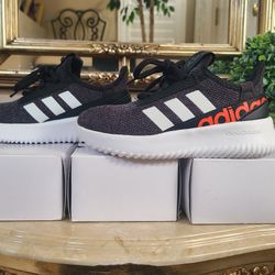 Boy's ADIDAS CLOUDFOAM SIZE 13