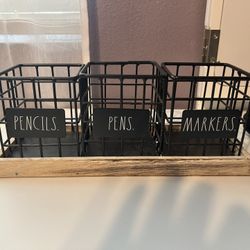 Desk organizer