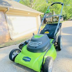 Green works 20inch 12Amp Electric Mower 3-in-1 Mulch/Bag/Side Discharge 