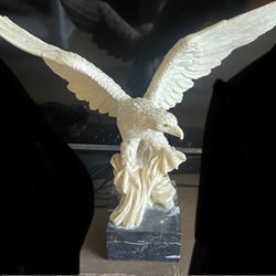Vintage Eagle Sculpture 
