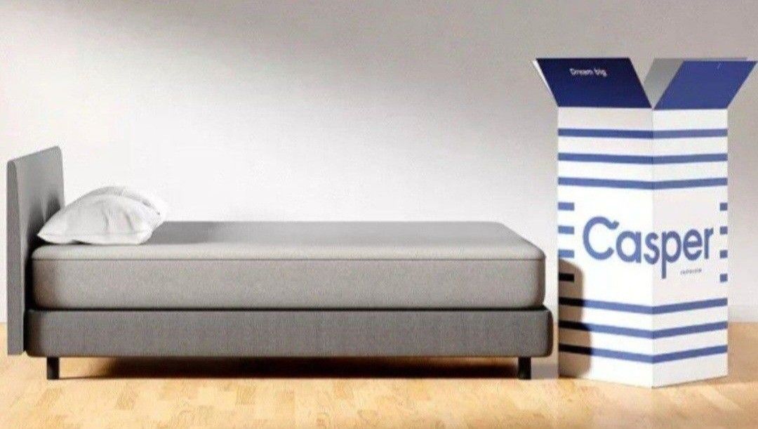 Casper Element  Matress Full Size ..almost New.