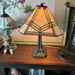 Tiffany-style Slang Glass Table Lamp 