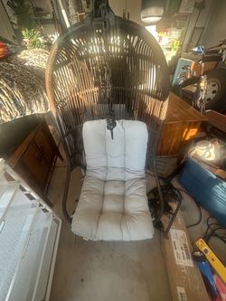Pair of  2  Wicker/Rattan Egg chair with cushions